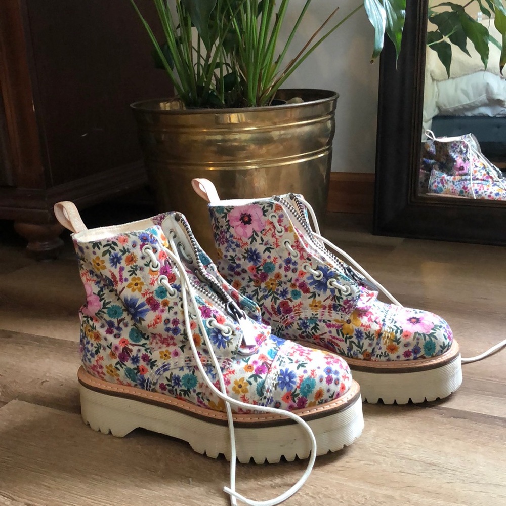 Floral Doc Marten Platform Boots 🌼